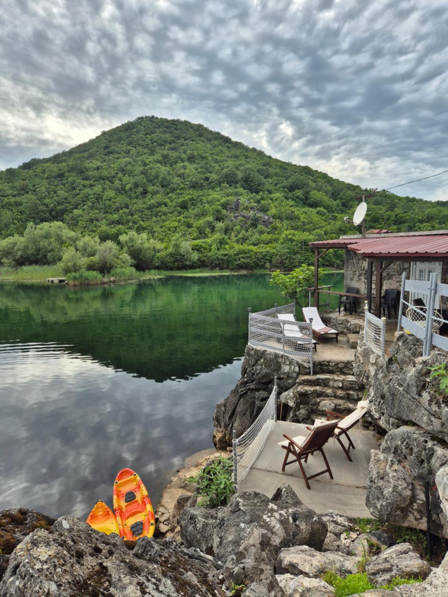 Old House, Skadar Lake سيتينيي المظهر الخارجي الصورة